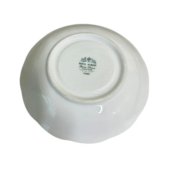 Vintage Royal Albert Chateau Series Lyons Tea Cup and Saucer - Picture 6 of 6